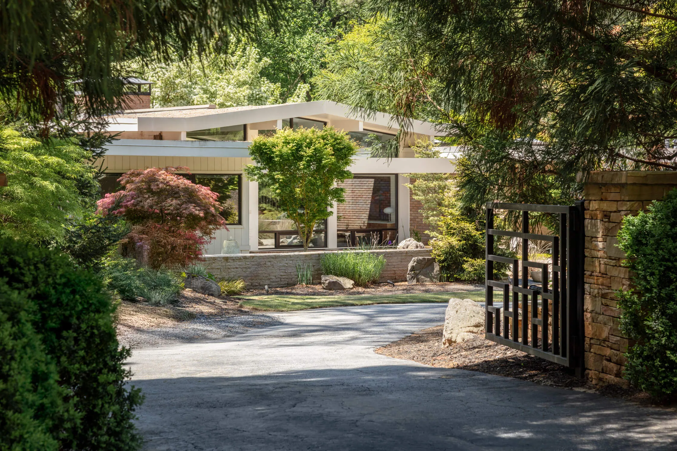 The Grounds — The Ridgewood House